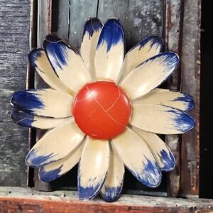 Blue-Tipped Daisy Pin, Charming Flower Brooch Western Germany